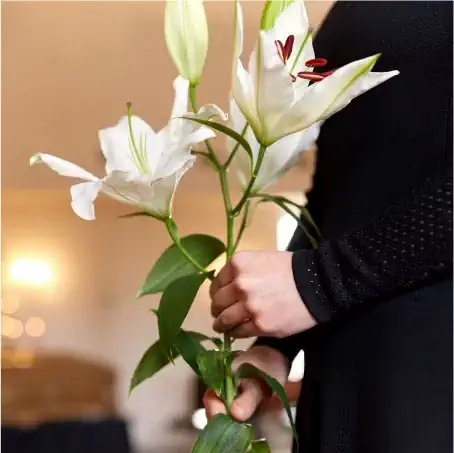 Familia en funeral humanista personalizado